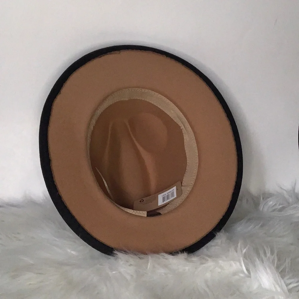 Stylish Tan and Black Fedora with Gold Chain - Picture 4 of 9